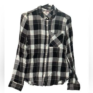 Black/White Flannel Button-Up